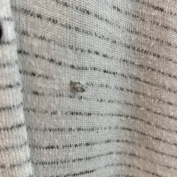 Cute lightweight striped sweater - Picture 3 of 3